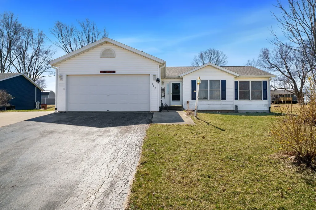 227 Meadow Drive Orangeville IL 61060