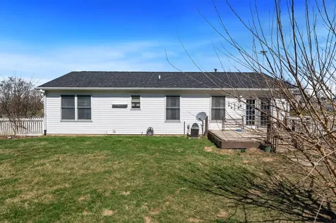 227 Meadow Drive Orangeville IL 61060