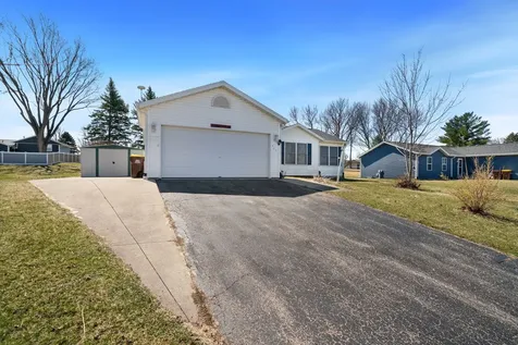 227 Meadow Drive Orangeville IL 61060