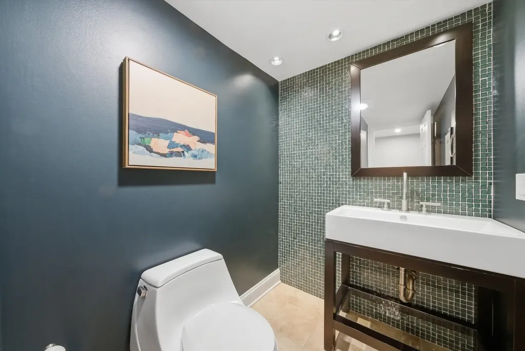 1054 West Armitage Avenue Chicago IL 60614