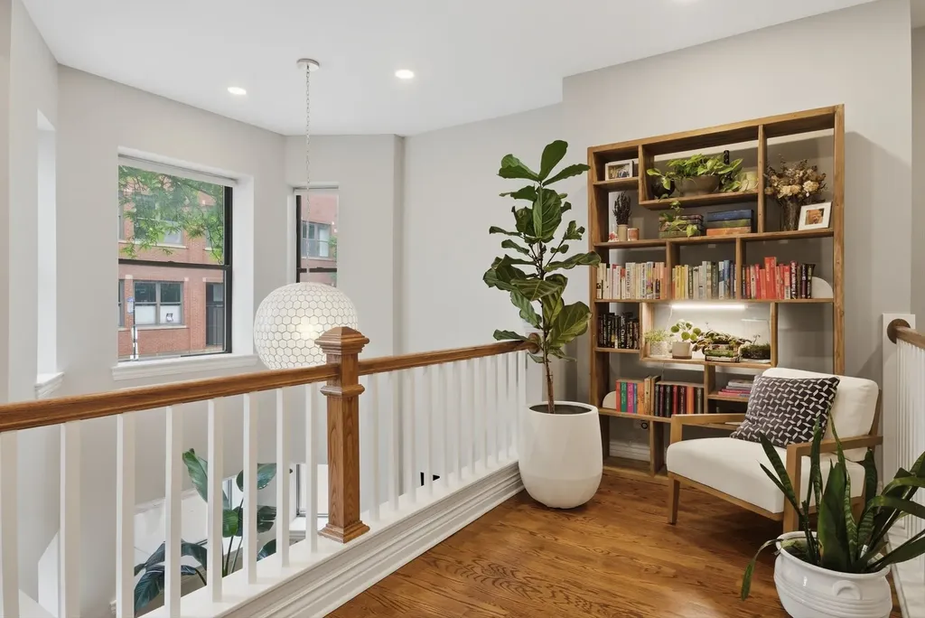 1054 West Armitage Avenue Chicago IL 60614