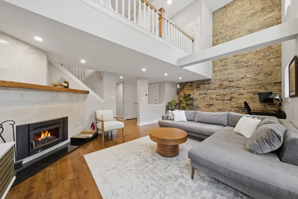 1054 West Armitage Avenue Chicago IL 60614