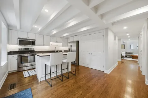 1054 West Armitage Avenue Chicago IL 60614