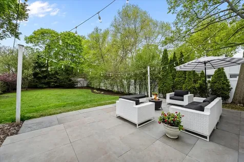 1208 Oak Street Winnetka IL 60093