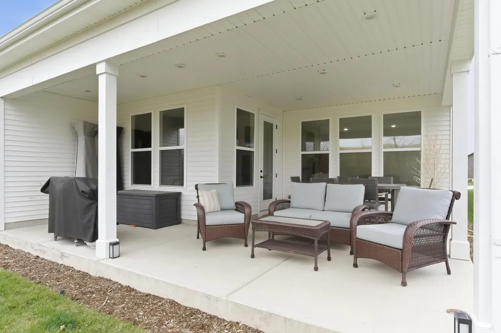 3279 Oak Creek Lane Aurora IL 60503