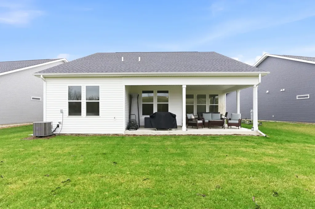 3279 Oak Creek Lane Aurora IL 60503