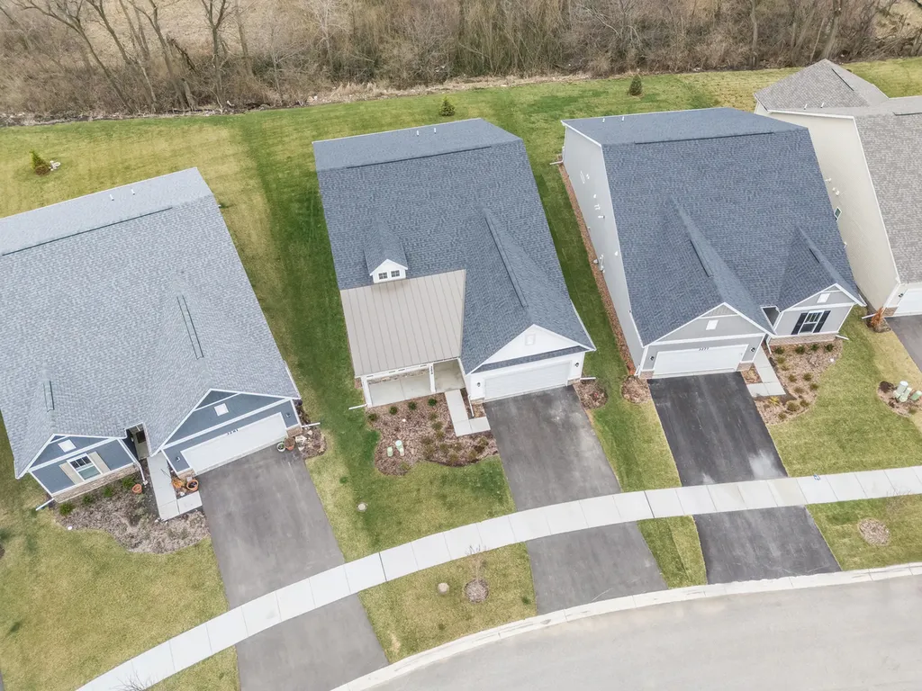3279 Oak Creek Lane Aurora IL 60503