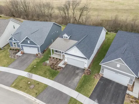 3279 Oak Creek Lane Aurora IL 60503