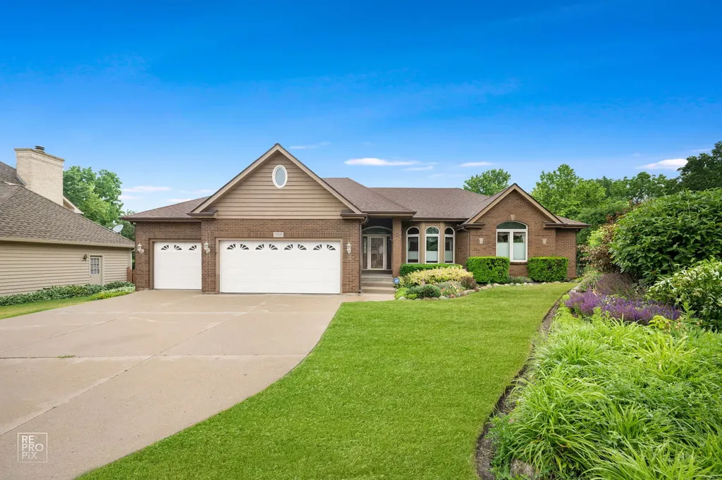 589 Edelweiss Drive Antioch IL 60002