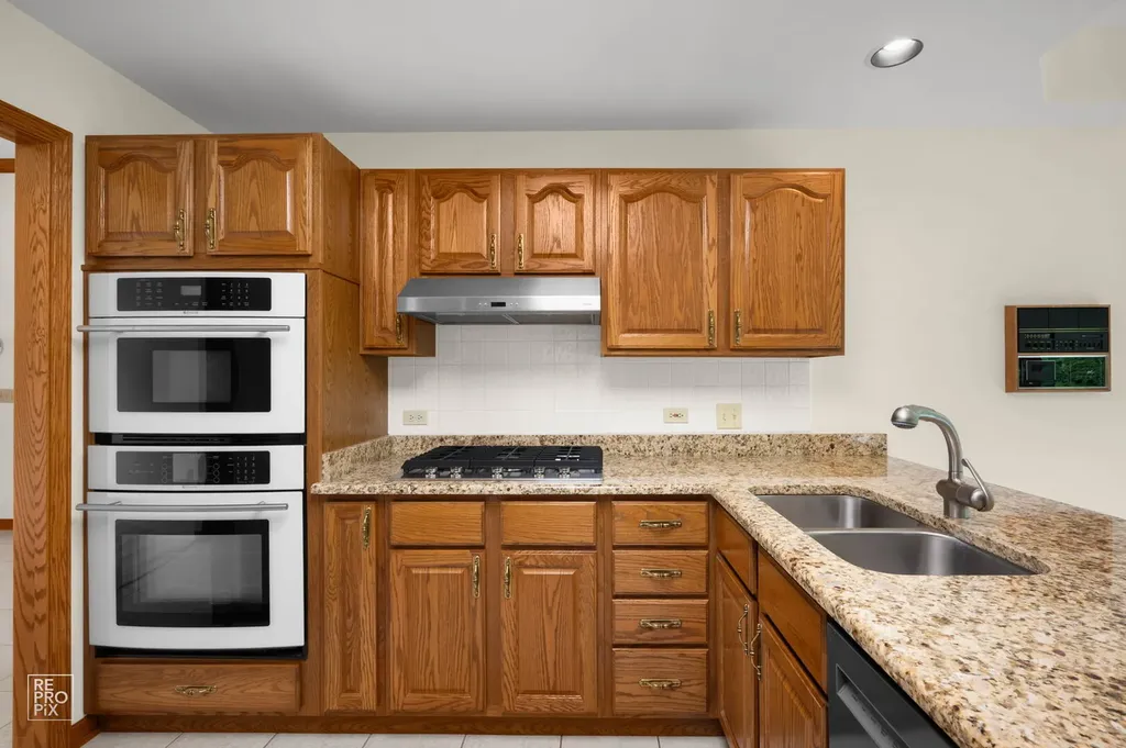 589 Edelweiss Drive Antioch IL 60002