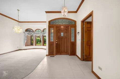 589 Edelweiss Drive Antioch IL 60002
