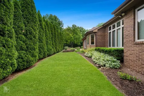 589 Edelweiss Drive Antioch IL 60002