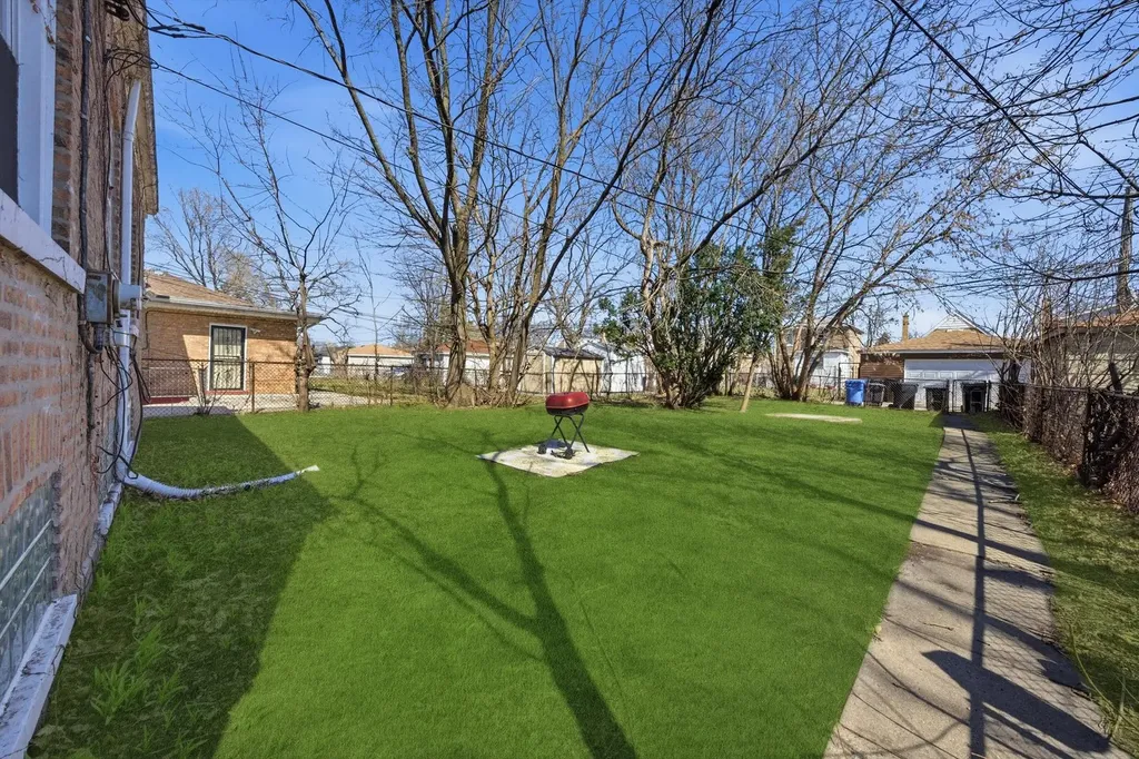 9553 South Greenwood Avenue Chicago IL 60628