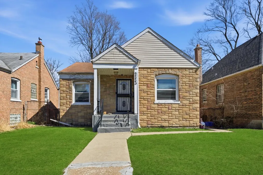 9553 South Greenwood Avenue Chicago IL 60628