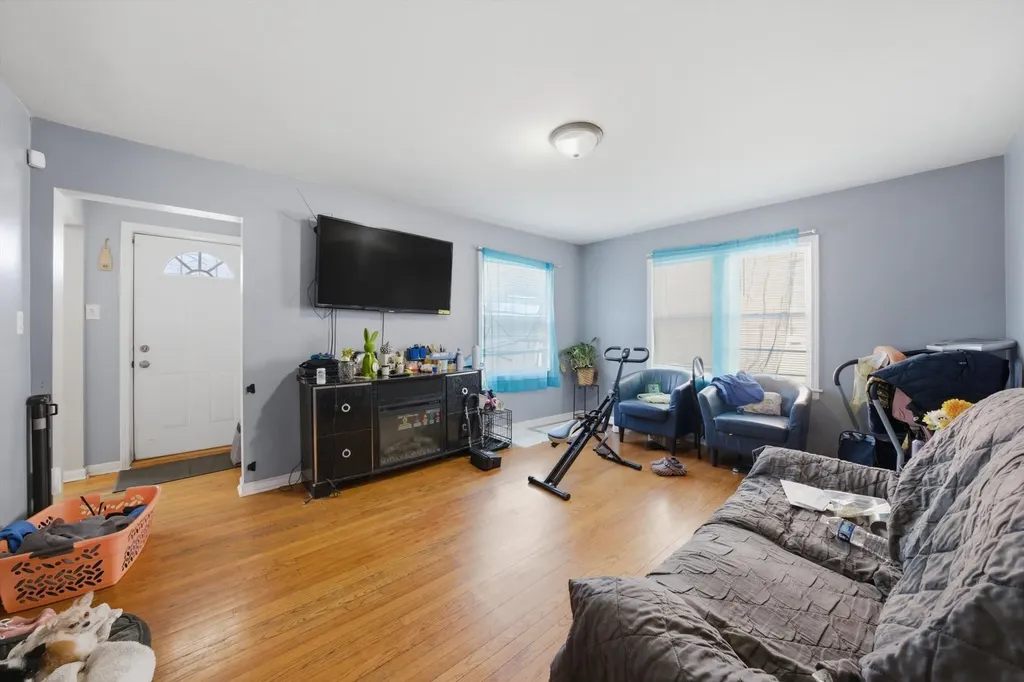 9553 South Greenwood Avenue Chicago IL 60628