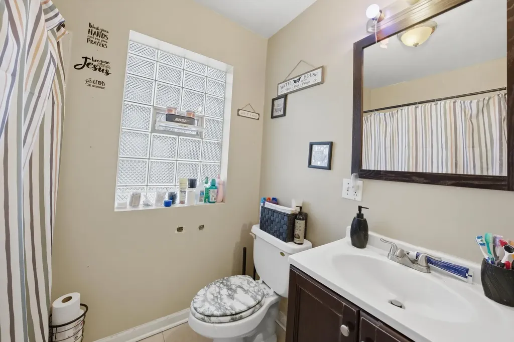 9553 South Greenwood Avenue Chicago IL 60628