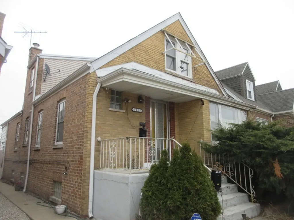 5105 South Lamon Avenue Chicago IL 60638
