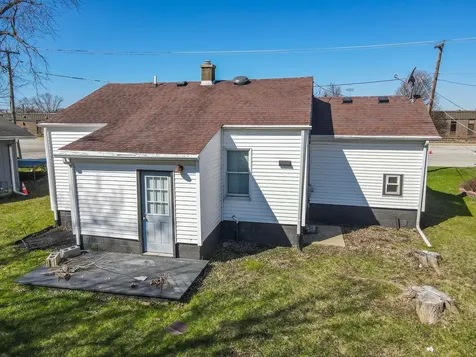 464 North Maple Street Manteno IL 60950