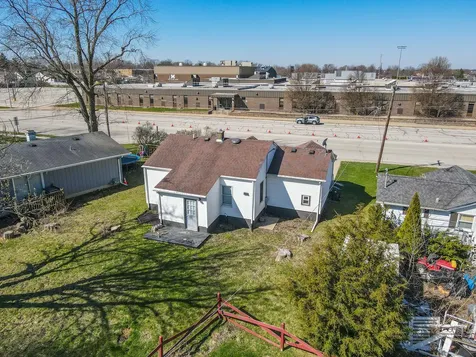 464 North Maple Street Manteno IL 60950