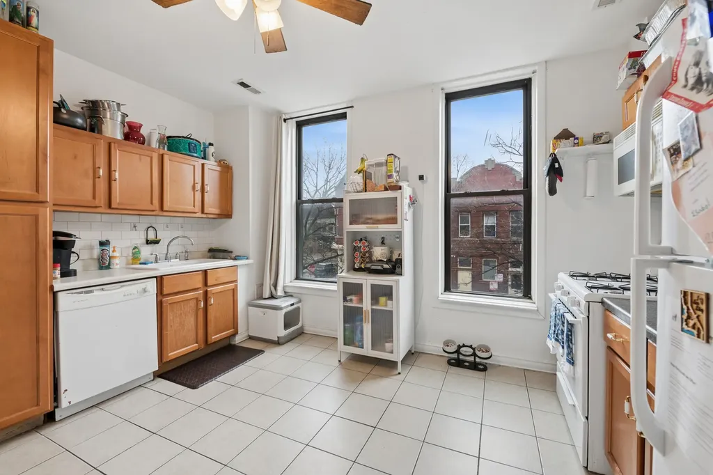 2912 North Milwaukee Avenue Chicago IL 60618