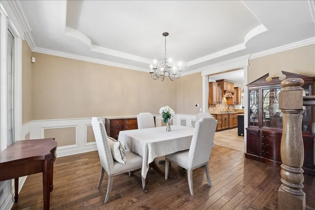 22W155 2ND Street Glen Ellyn IL 60137