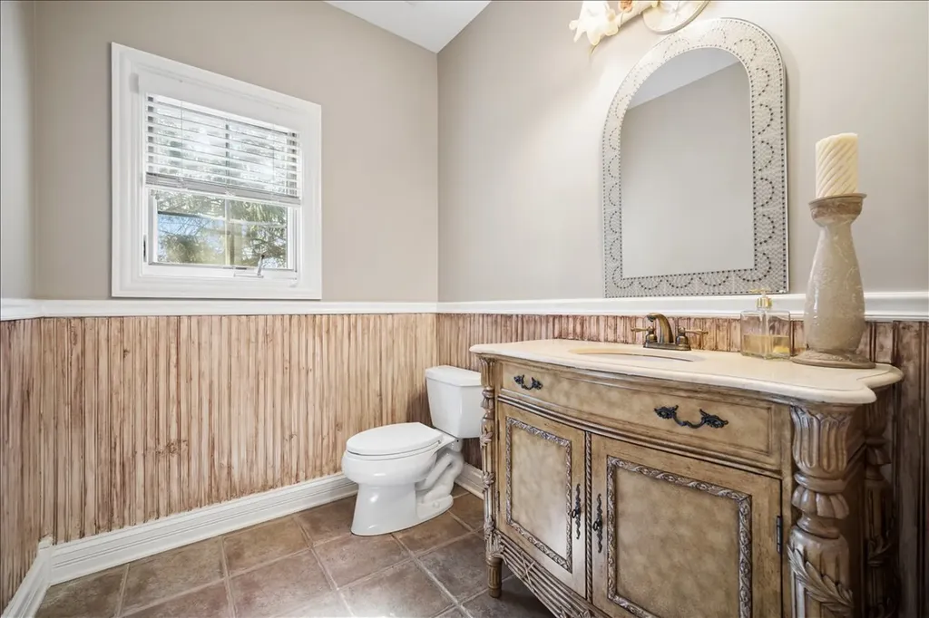 22W155 2ND Street Glen Ellyn IL 60137
