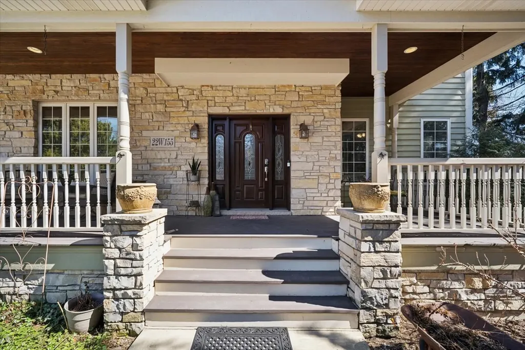 22W155 2ND Street Glen Ellyn IL 60137