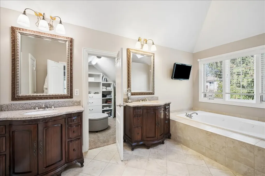 22W155 2ND Street Glen Ellyn IL 60137