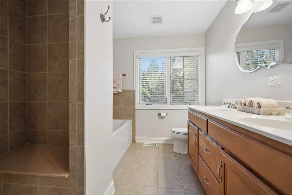 22W155 2ND Street Glen Ellyn IL 60137
