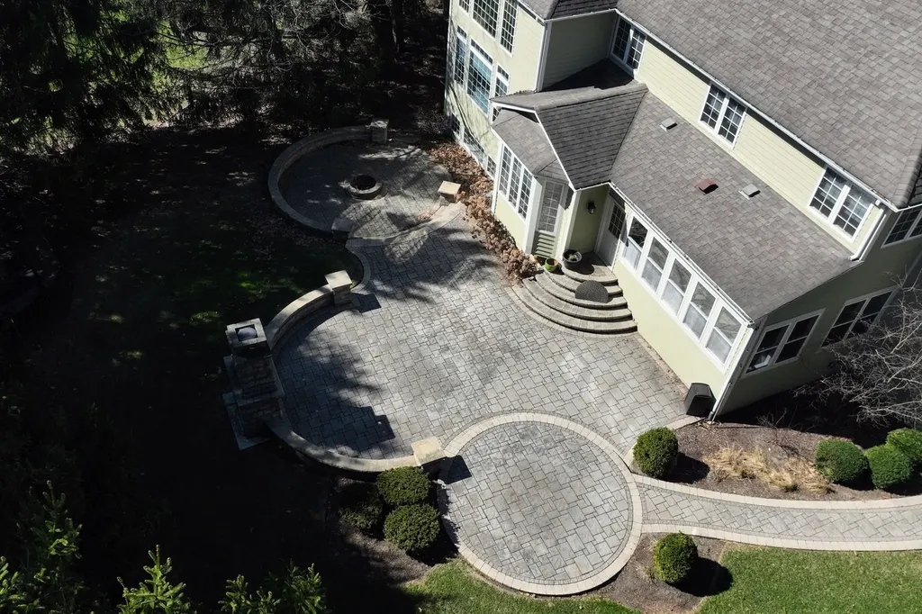 22W155 2ND Street Glen Ellyn IL 60137