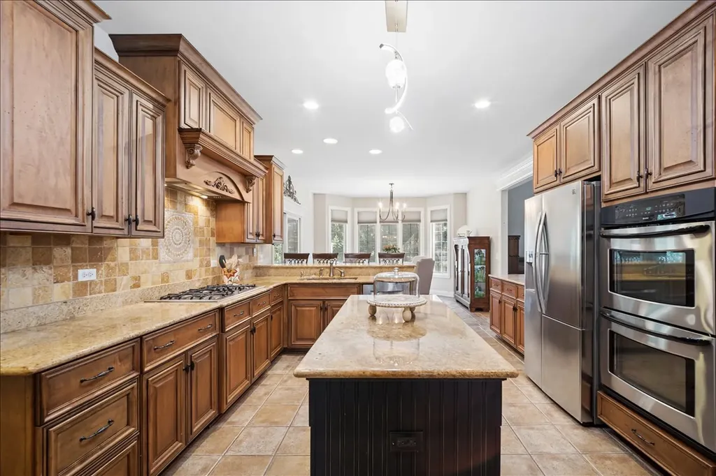 22W155 2ND Street Glen Ellyn IL 60137