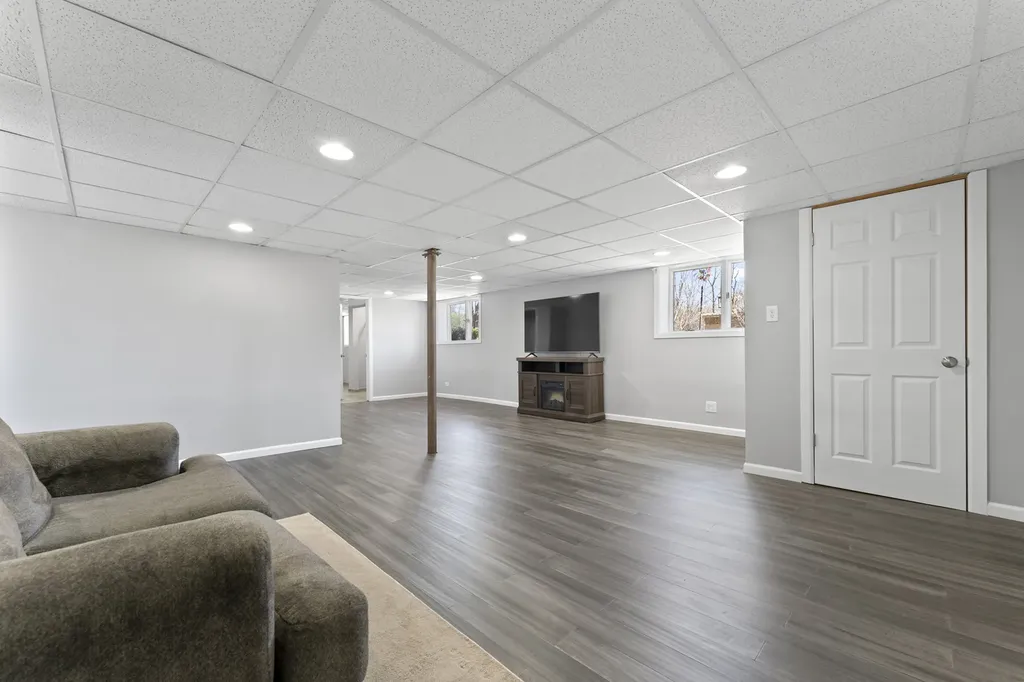161 West Greenfield Avenue Lombard IL 60148