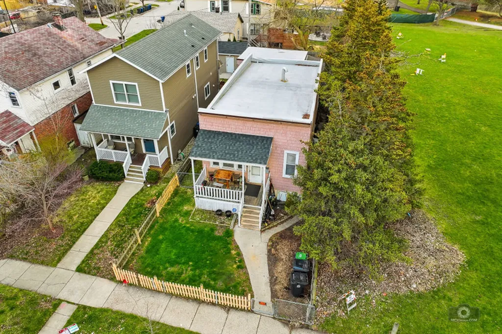 2144 Dewey Avenue Evanston IL 60201