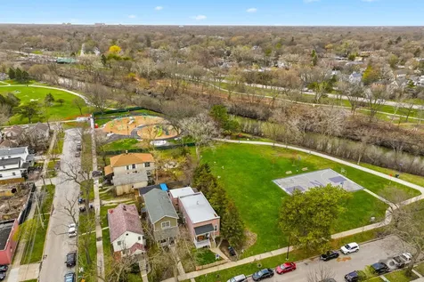 2144 Dewey Avenue Evanston IL 60201