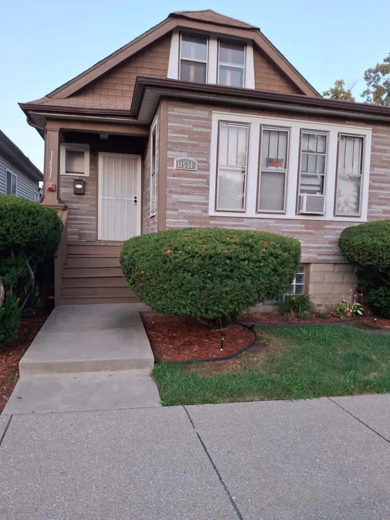11531 South Stewart Avenue Chicago IL 60628