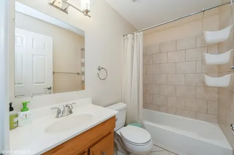 50 Cedar Lane Lincolnshire IL 60069