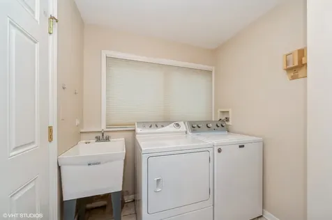 50 Cedar Lane Lincolnshire IL 60069