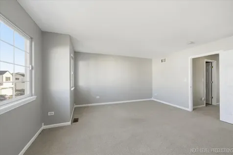 1742 Waters Edge Drive Minooka IL 60447