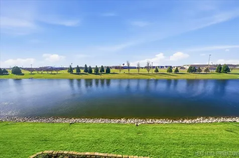 1742 Waters Edge Drive Minooka IL 60447