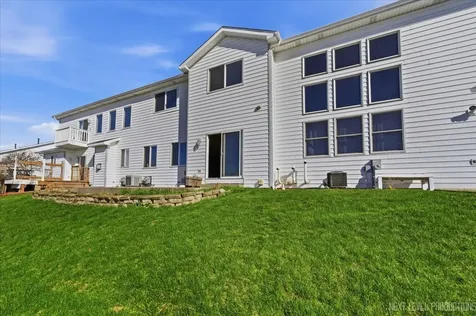 1742 Waters Edge Drive Minooka IL 60447