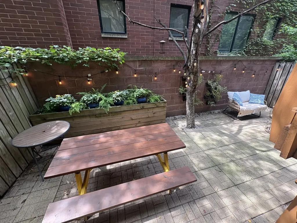 2300 West Wabansia Avenue Chicago IL 60647