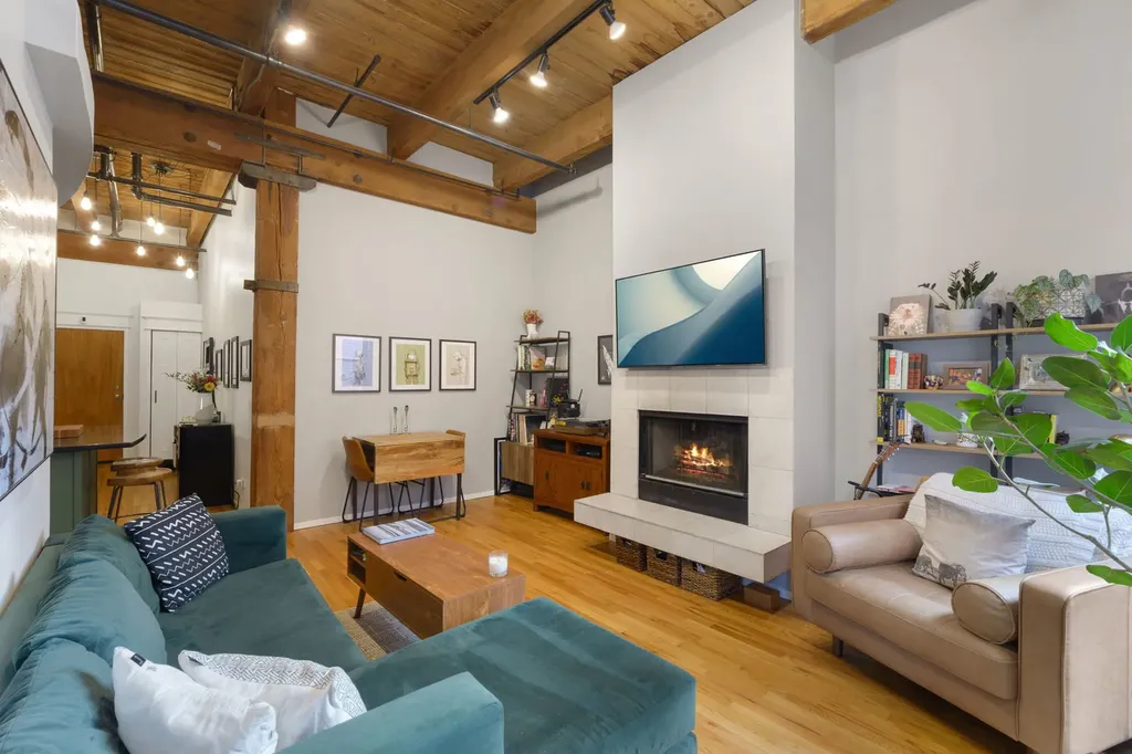 2300 West Wabansia Avenue Chicago IL 60647