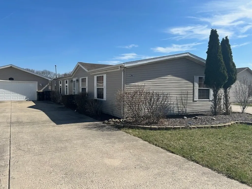 22465 South Lakepoint Court Channahon IL 60410
