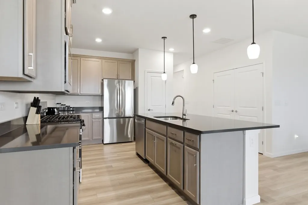 3327 Fulshear Circle Aurora IL 60503