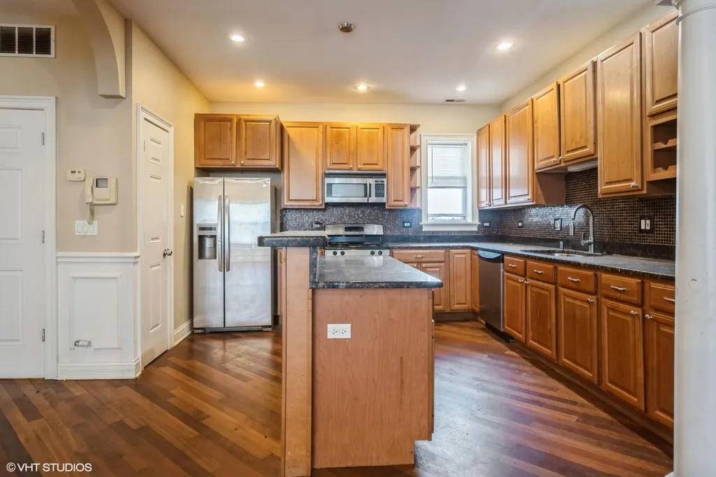 7018 South Paxton Avenue Chicago IL 60649