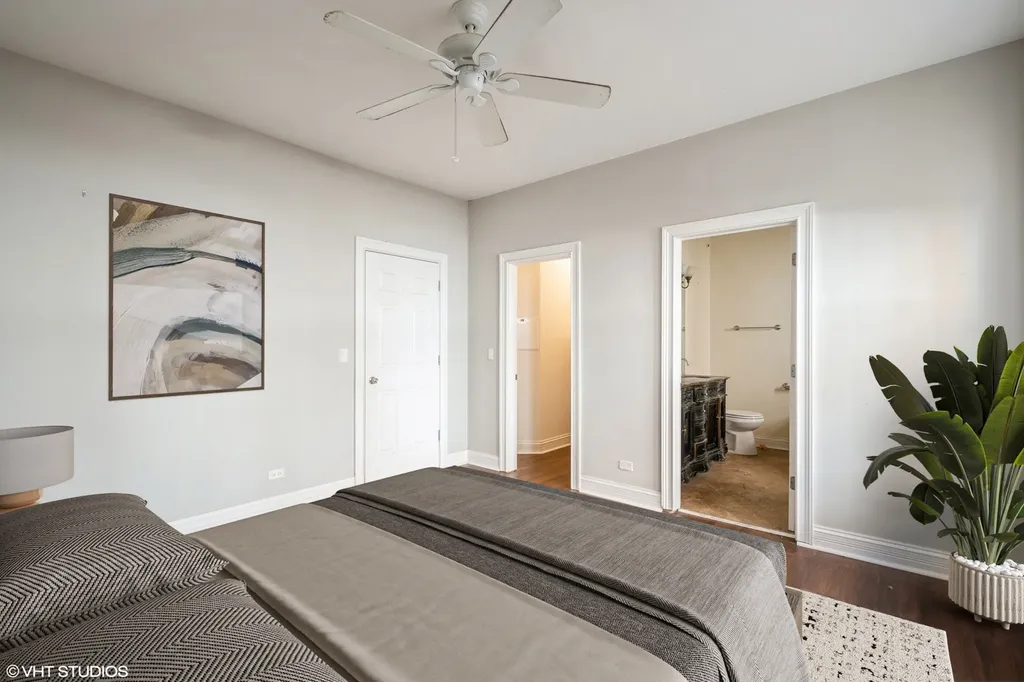7018 South Paxton Avenue Chicago IL 60649