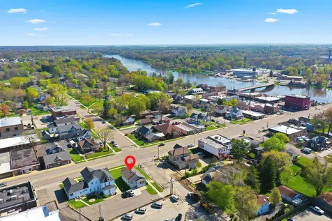 3425 West Elm Street Mchenry IL 60050