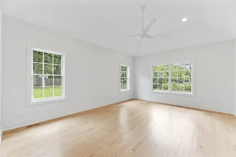 1672 Huntington Lane Highland Park IL 60035