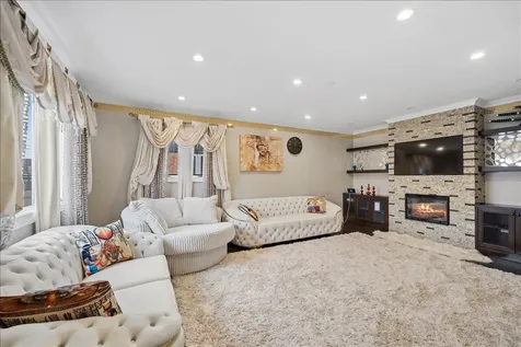2455 Rhodes Avenue River Grove IL 60171