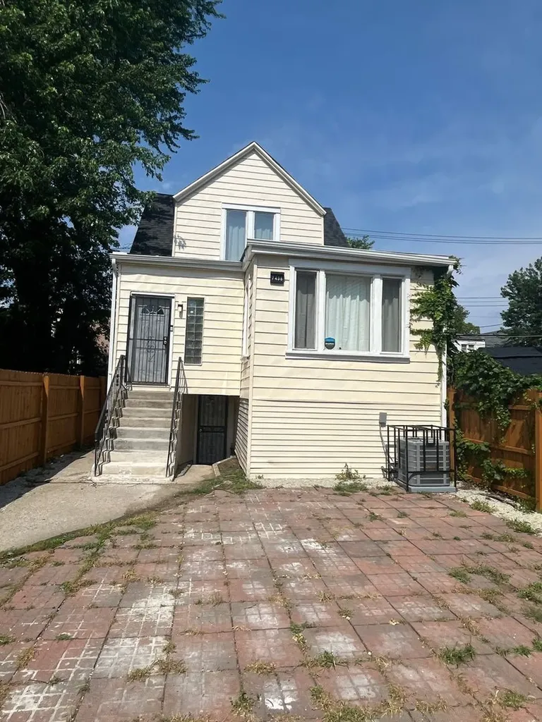 7438 South Champlain Avenue Chicago IL 60619